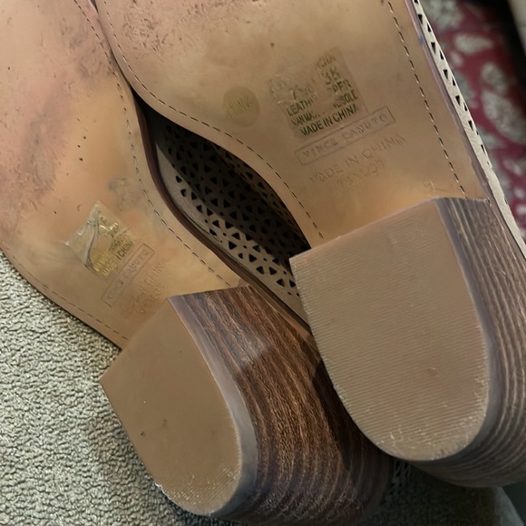 Vince Camuto Mesh Booties Size 7.5 Tan Brown Shoes - Picture 9 of 10